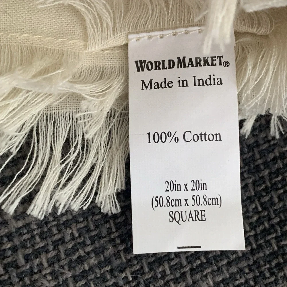 World Market‎ Table Runner And 6 Napkins